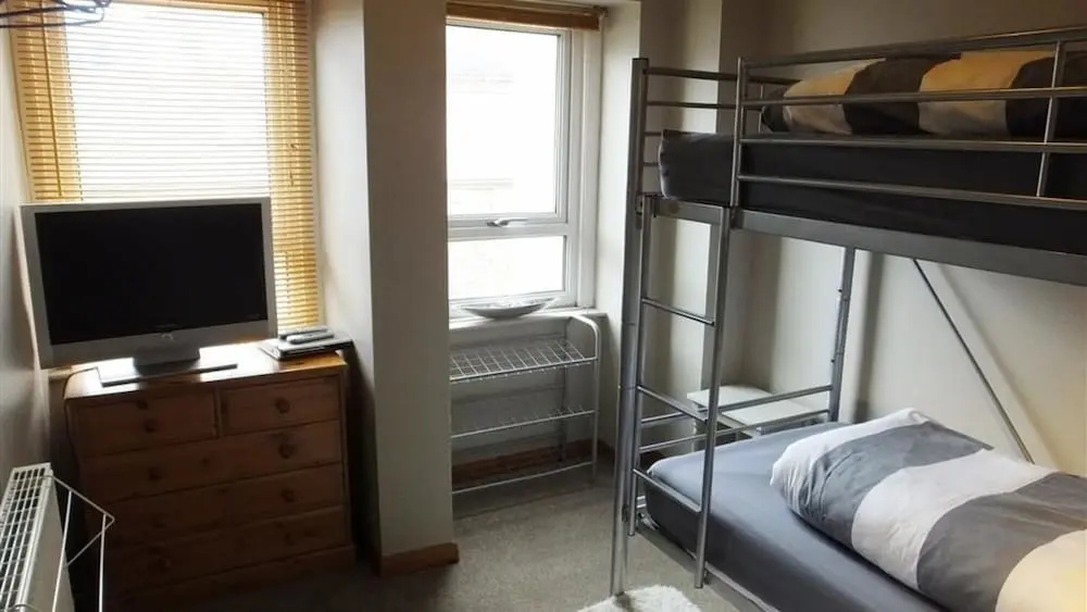 Harbour Court 5