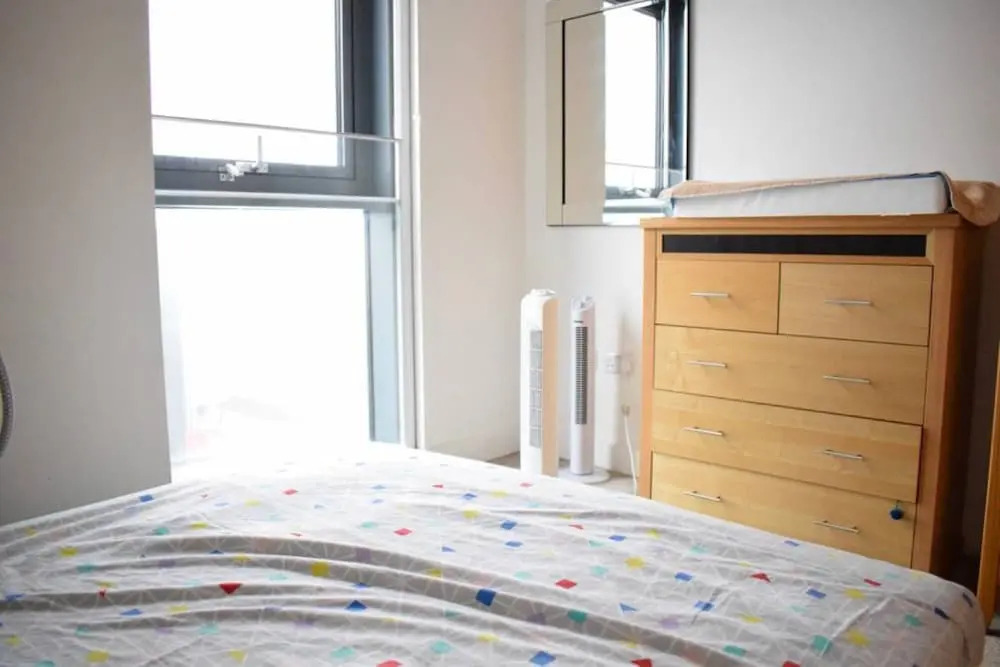 Modern 2 Bedroom Flat With Balcony in East India