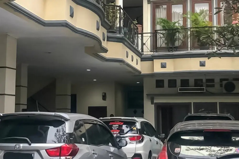 Kemang Place near Lippo Mall Kemang Mitra RedDoorz