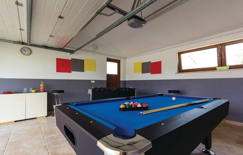 Awesome Home in Vodnjan With Wifi and 3 Bedrooms