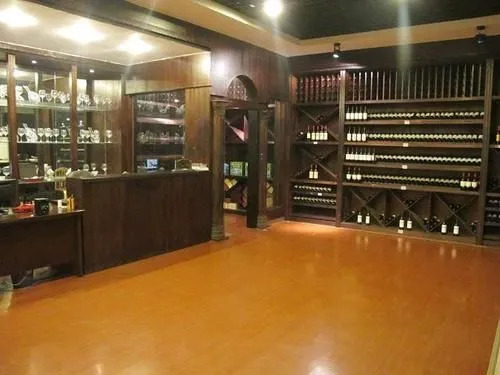 Qinzhou Yihao Hotel