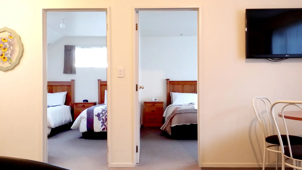 Rosewood Court Motel