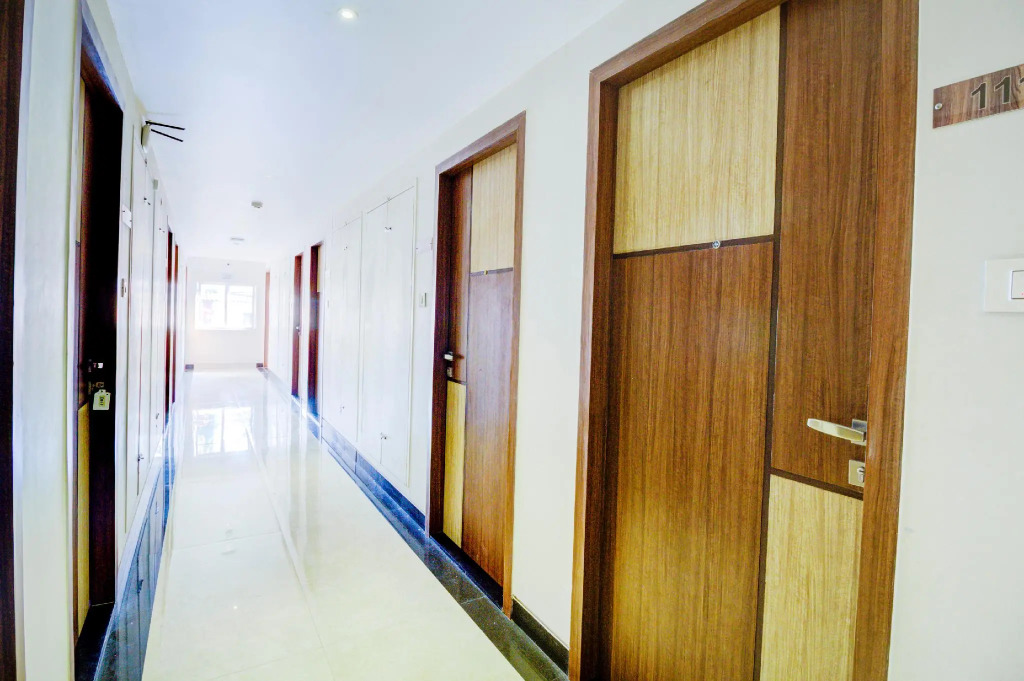 Townhouse OAK Seaons Hotel
