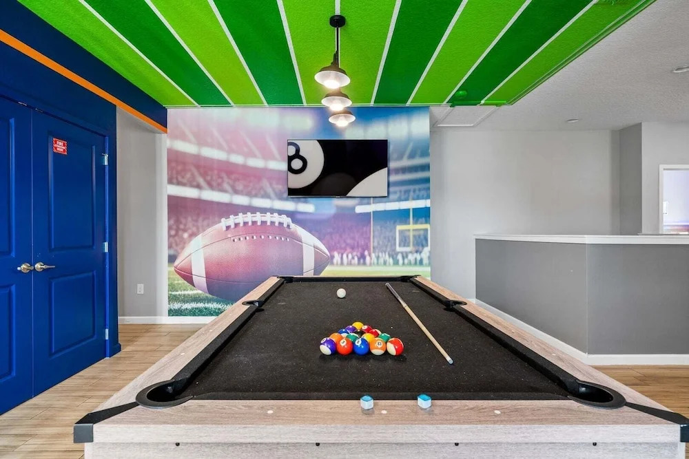 Big Family Home! Game Room Sleeps 26