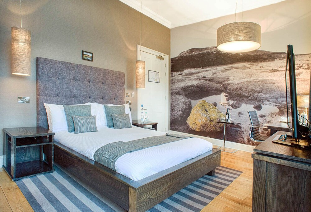 Rooms & Suites Picardy Place