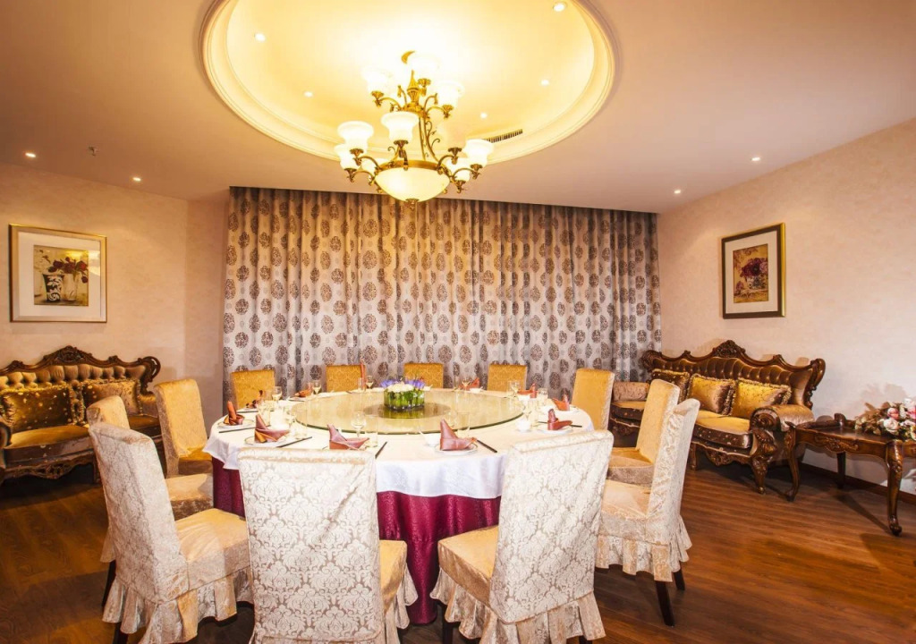 Huachen Impression Hotel