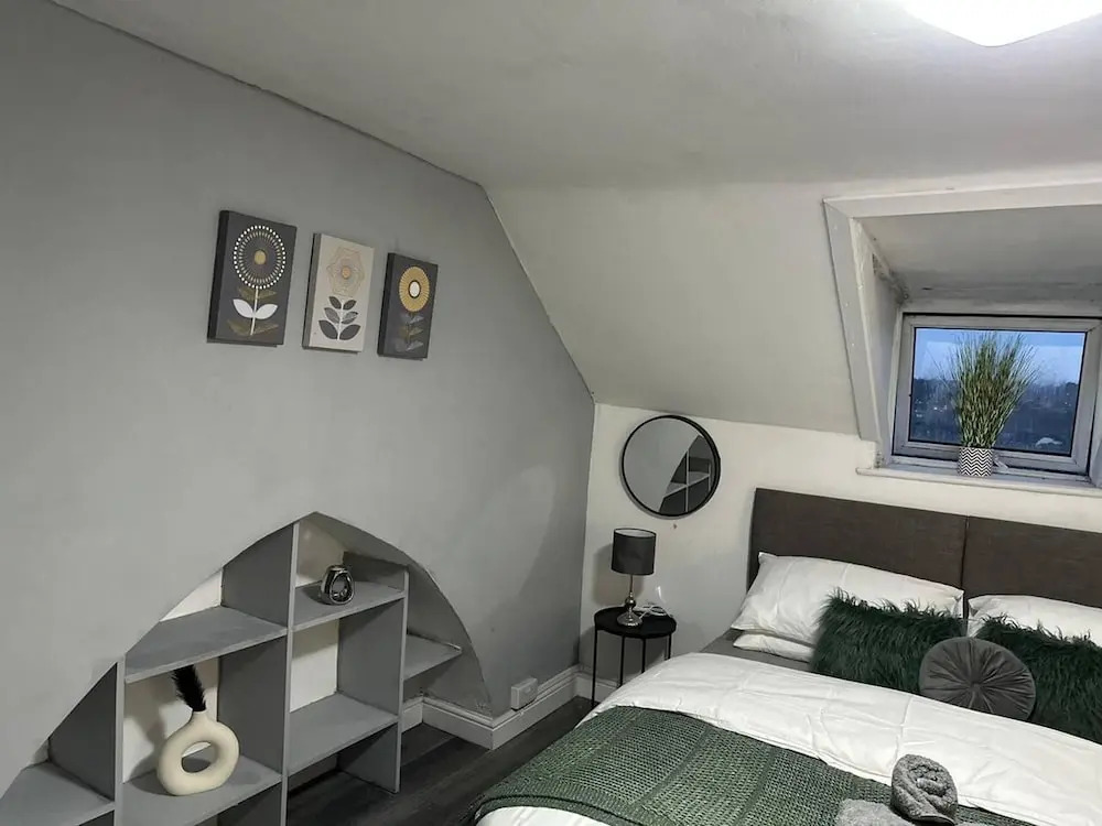 Studio - Sleeps 2 - Parking - Wifi