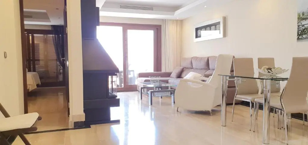Luxury Beach Front Penthouse with own pool.BP9