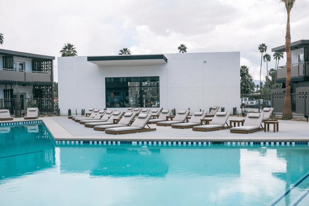 V Capri Palm Springs, a Dolce by Wyndham