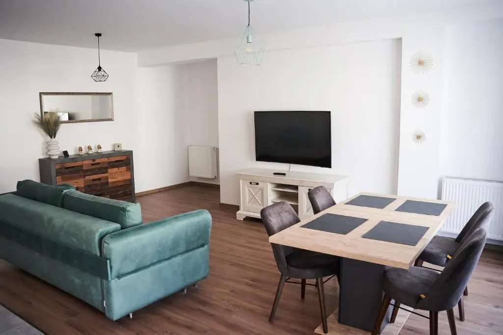 Modern 3 APT Near Old Town – 15 Min Walk