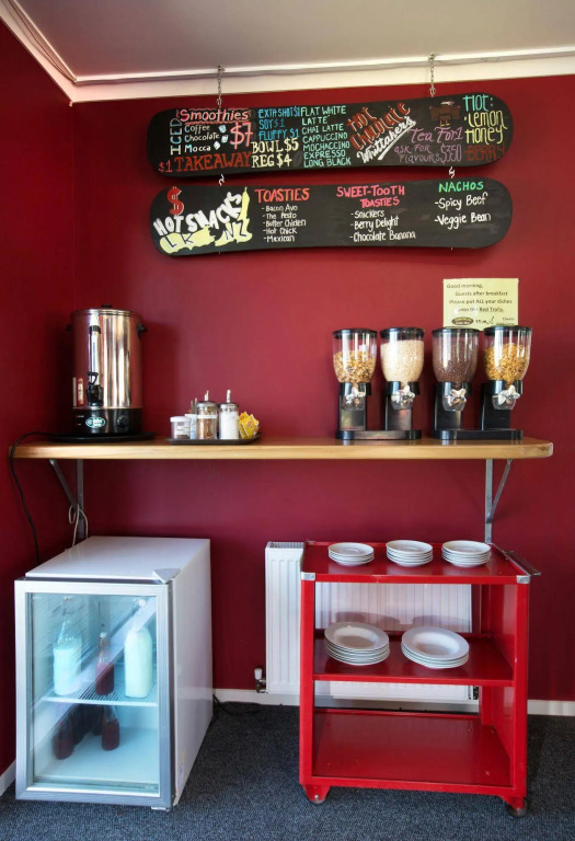 LKNZ Lodge & Cafe