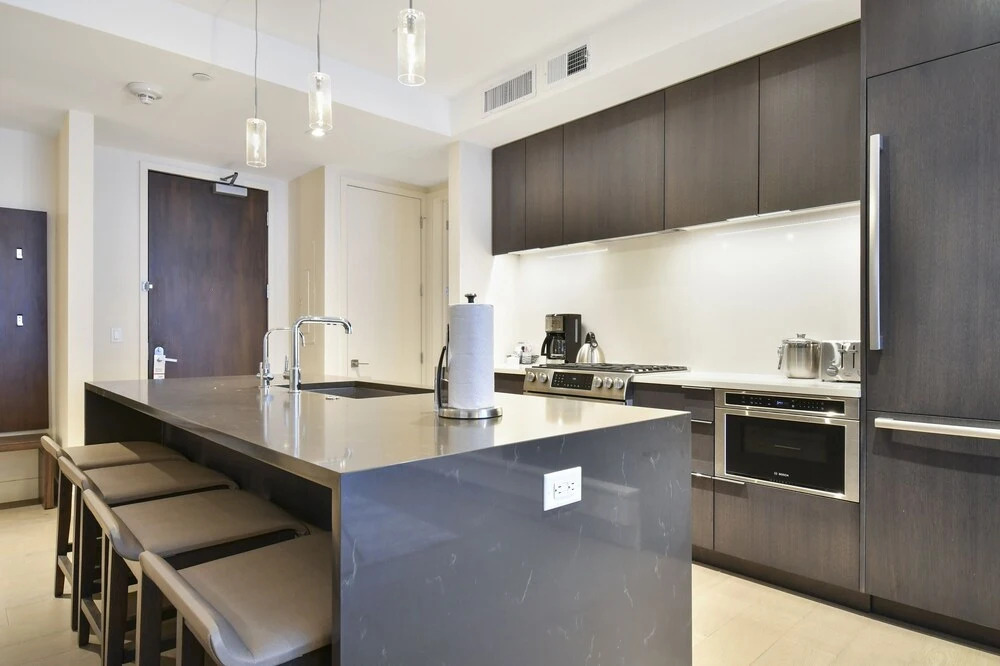 2 Bedroom Lift - Modern & Ski-in, Ski-out Condo by Redawning