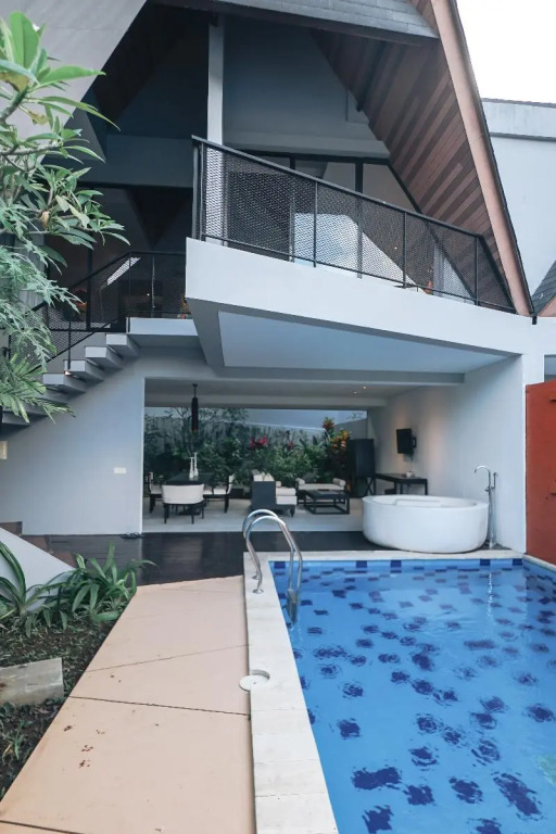 The Chloe Villa
