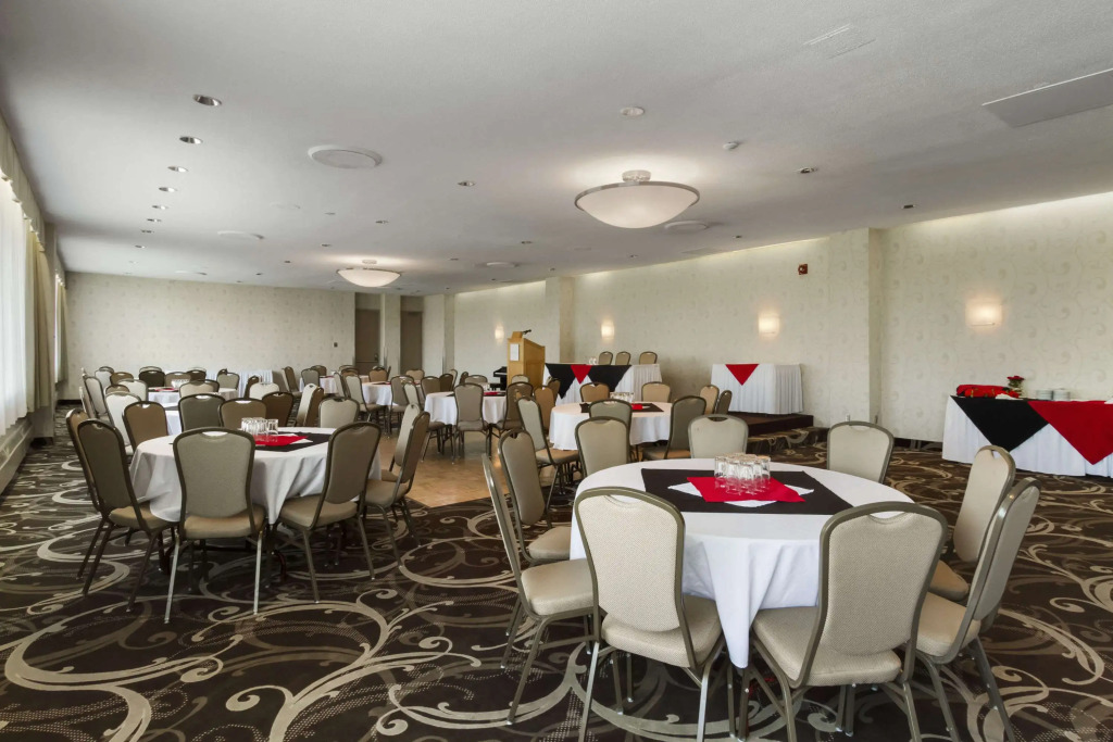 Ramada by Wyndham Belleville Harbourview Conference Center