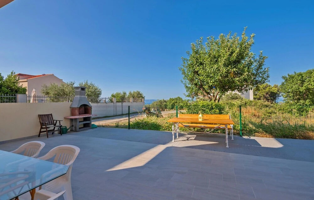 Nice Apartment in Makarska With 1 Bedrooms and Wifi
