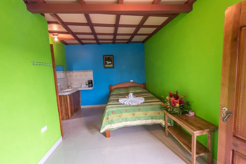 Los Tucanes Lodging