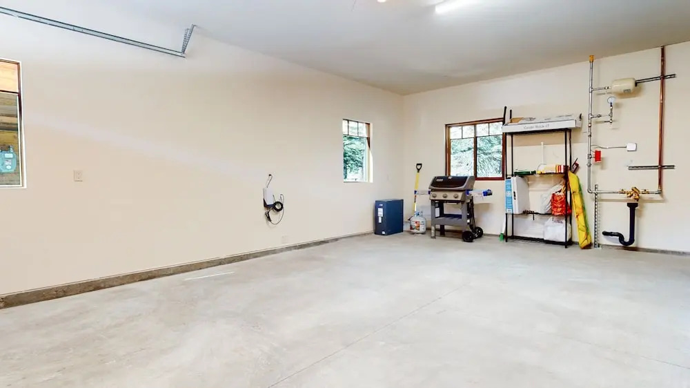 Lakeview Townhomes #5 3 Bedroom Townhouse by RedAwning