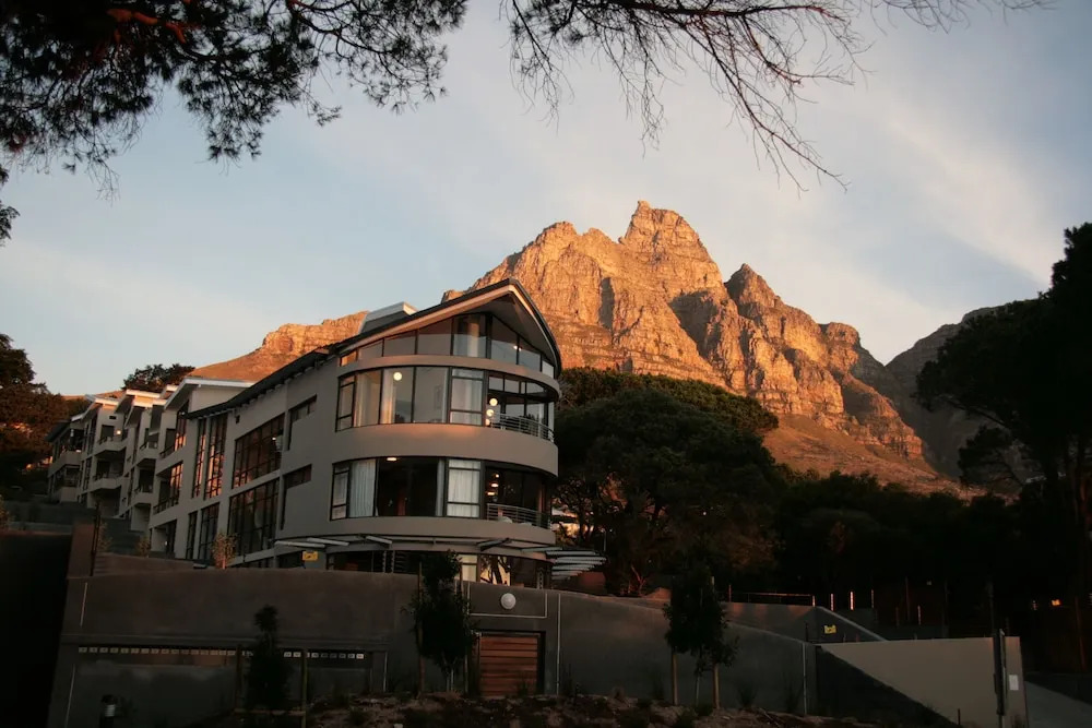 Three Bedroom Apartment in Camps Bay