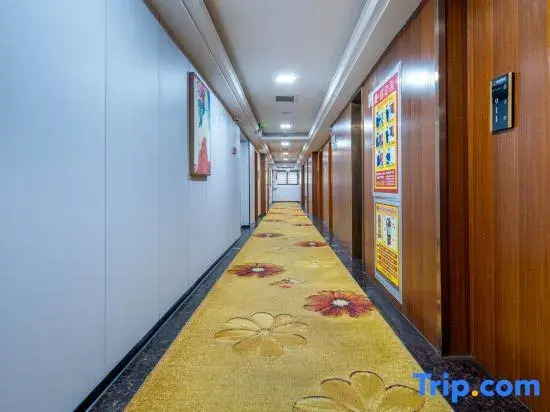 Jinlv Hotel (Xi'an North Railway Station Beiyuan Subway Station Store)