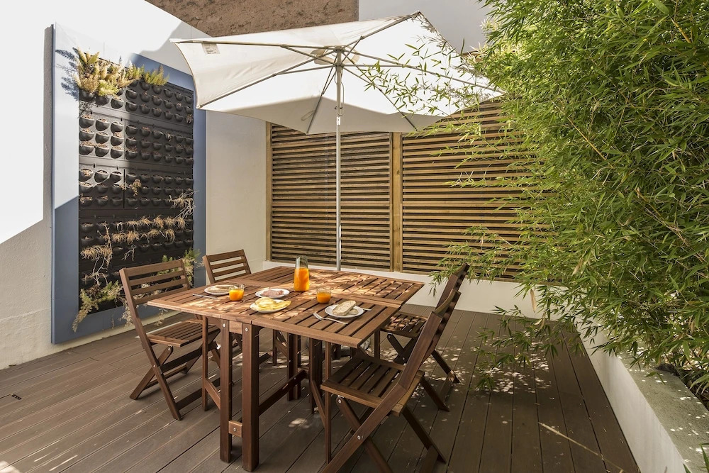 Baixa Apartment by Les Deux Mariettes