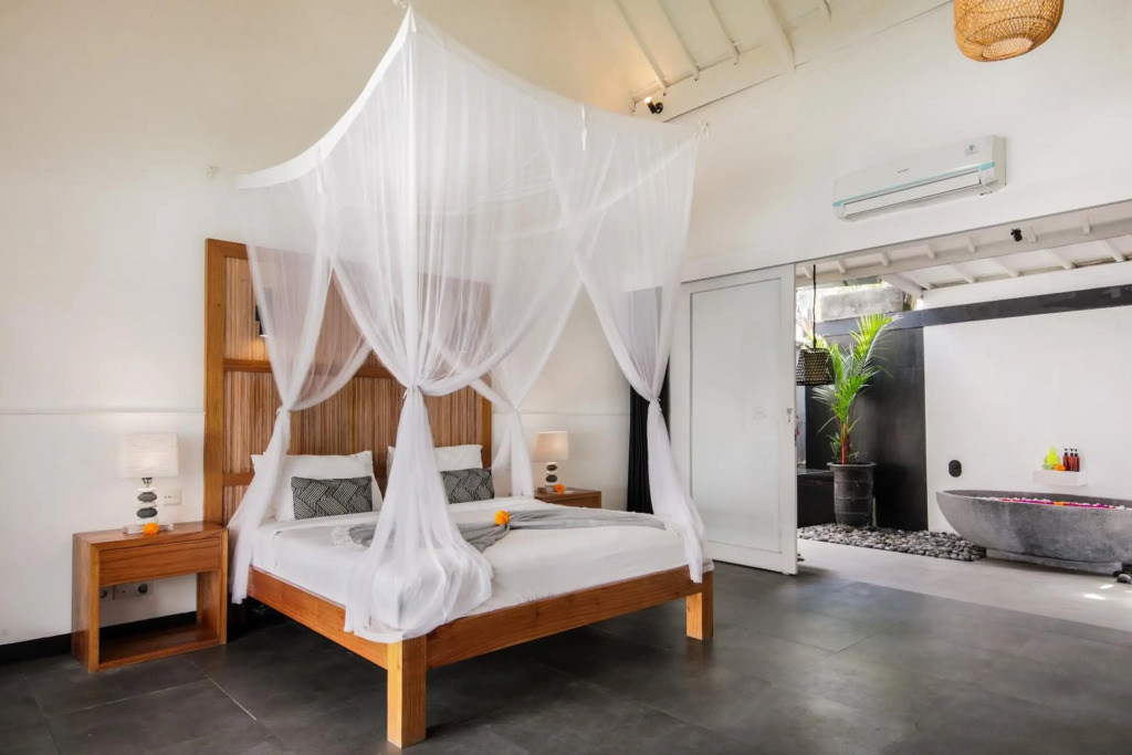 Villa Zebra Seminyak, 4BR private pool villa, Close to Potato Head