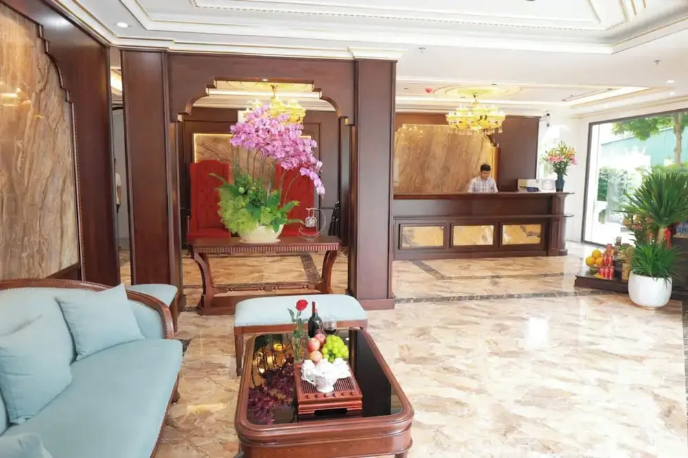 Royal Hotel Trâu Quỳ