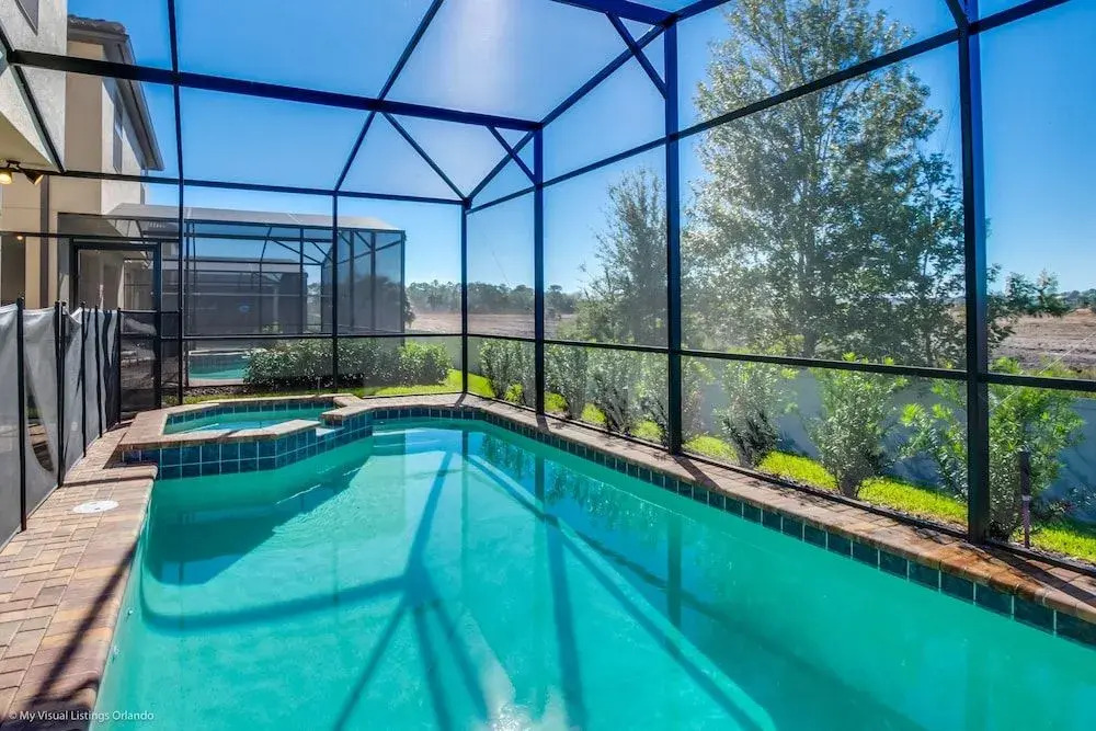 Lima Avenue Villa Windsor At Westside 2