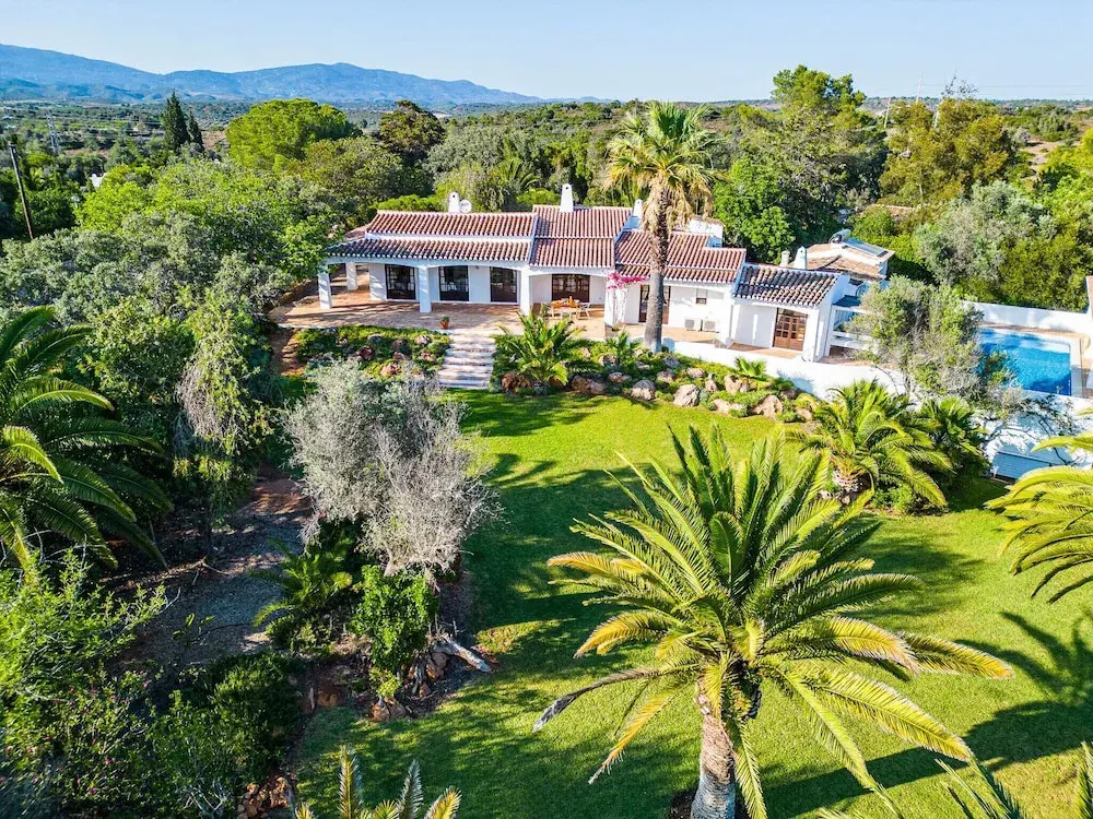 Villa Saint Michel - Refúgio tranquilo com piscina aquecível em Portimão