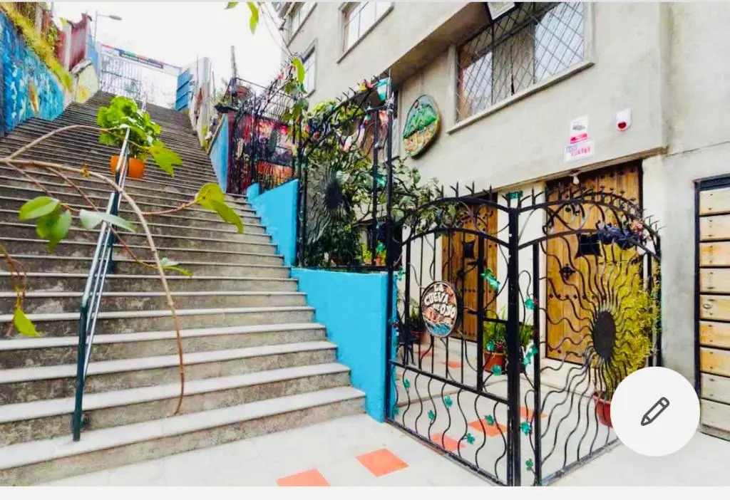 ITCHIMBIA GARDEN QUITO Suites Coloniales renovadas con vista a la Cordillera de los Andes de Quito