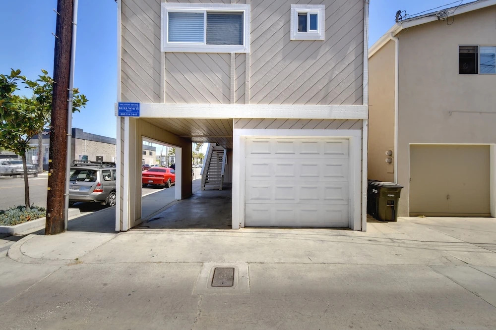 129 27th St Yipa 1 Bedroom Duplex
