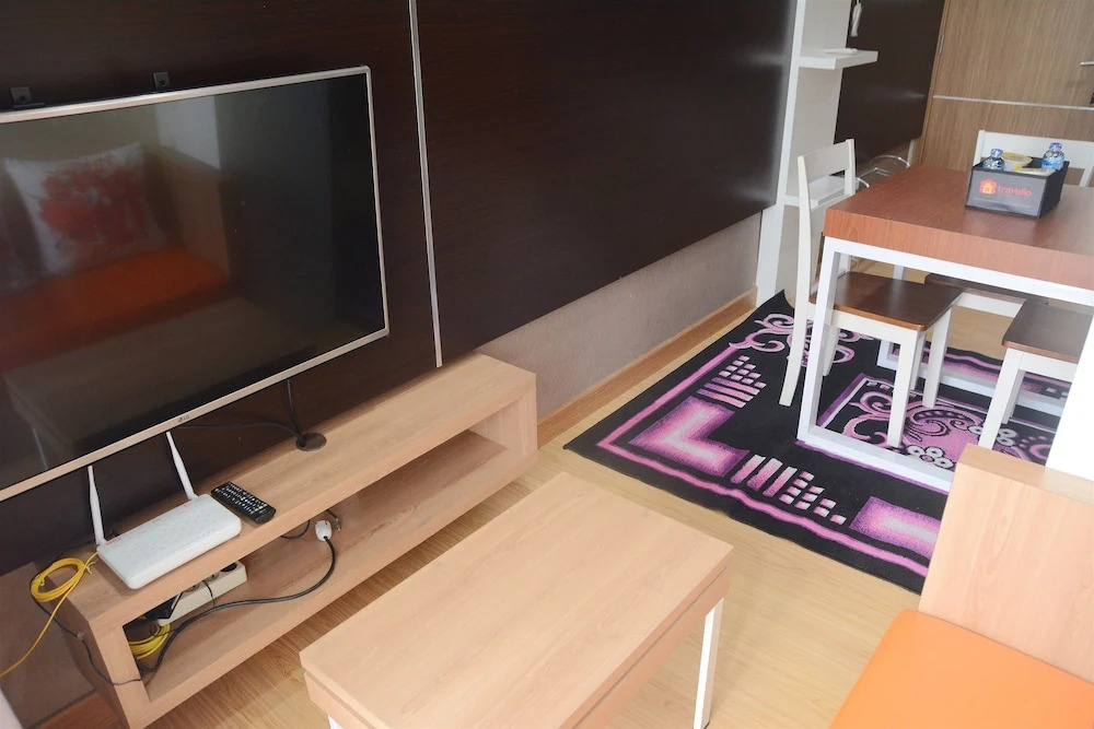 New Furnish 1BR Apartment The Oasis near Lippo Cikarang
