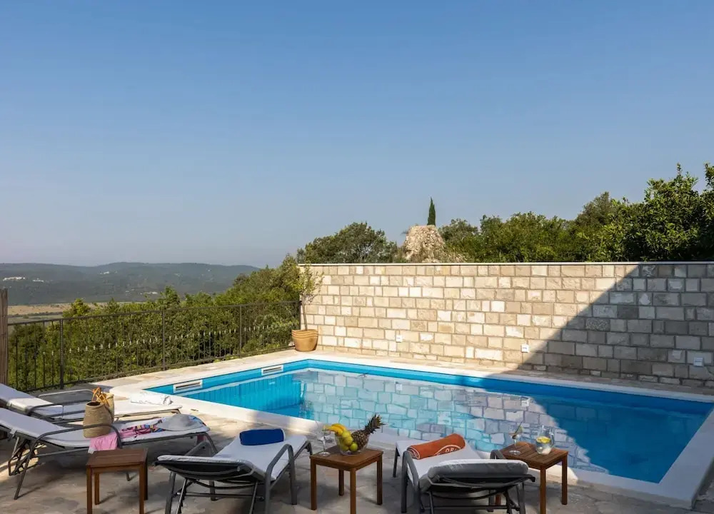 Villa Source with Private Pool