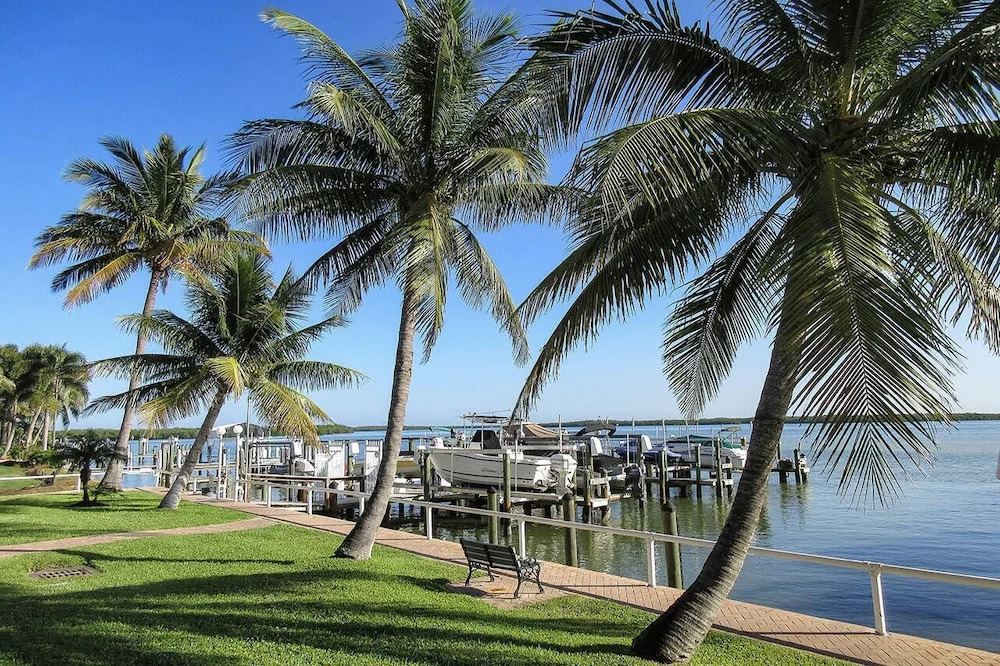 Marina Towers 704 - 2 Br Condo