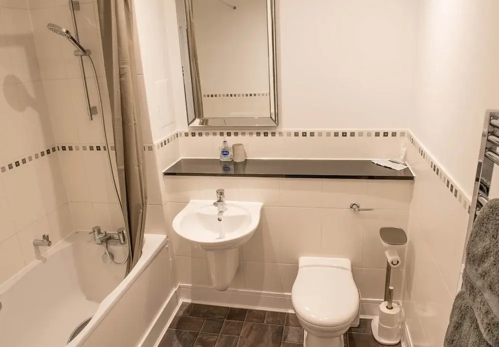 2 Bed 2 Bath Waterfront Views Parking 4th Flr