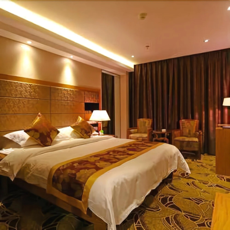 Lanze Holiday Hotel