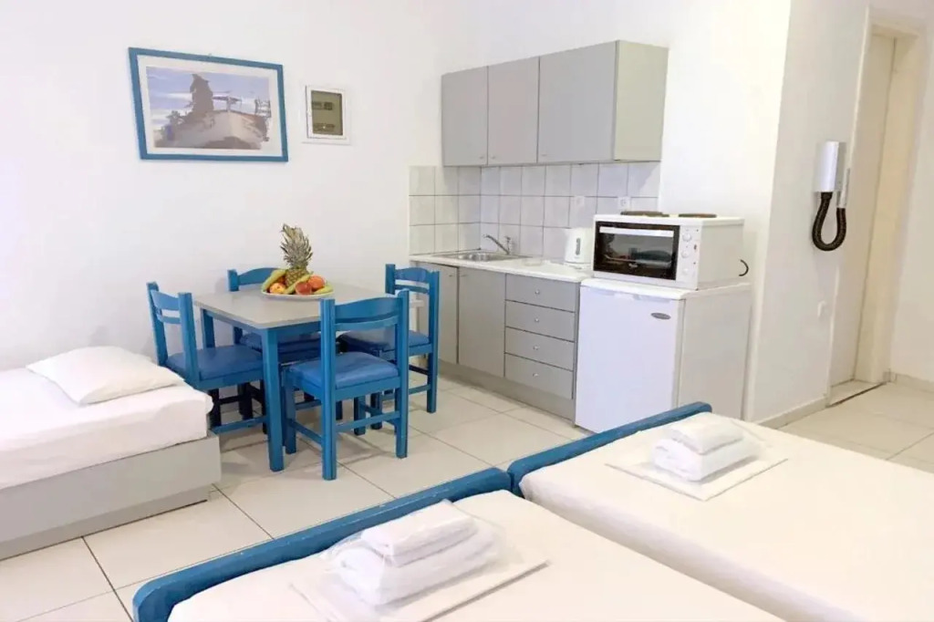 Kassavetis Center - Hotel Studios & Apartments