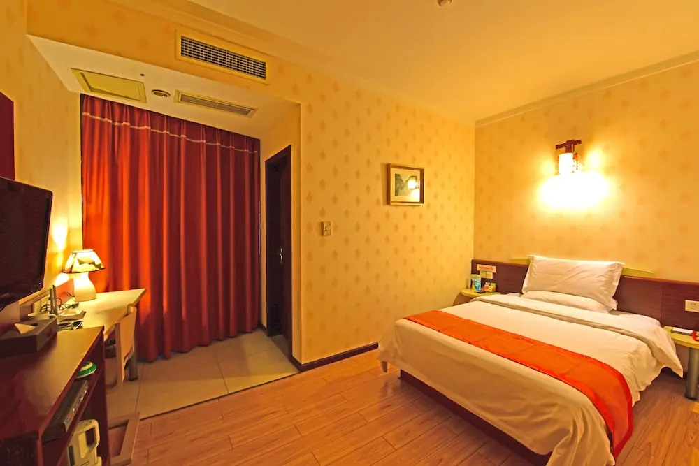 Lecheng Hotel