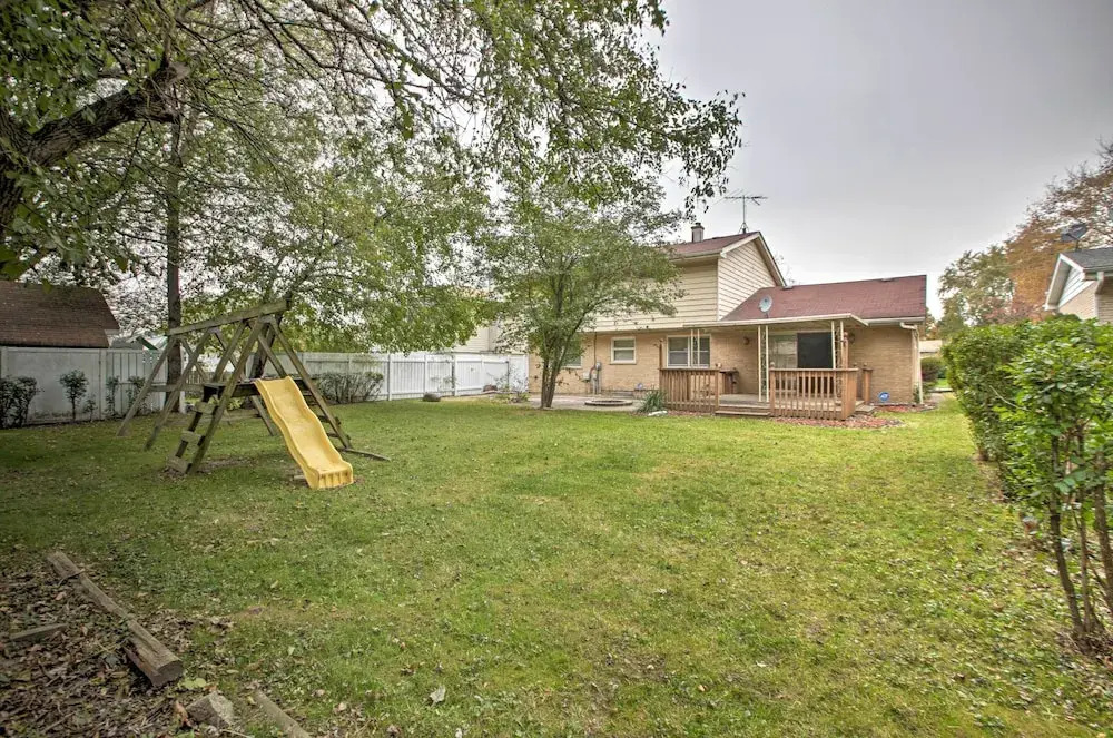 Home w/ Yard & Patio ~ 30 Mi to Downtown Chicago