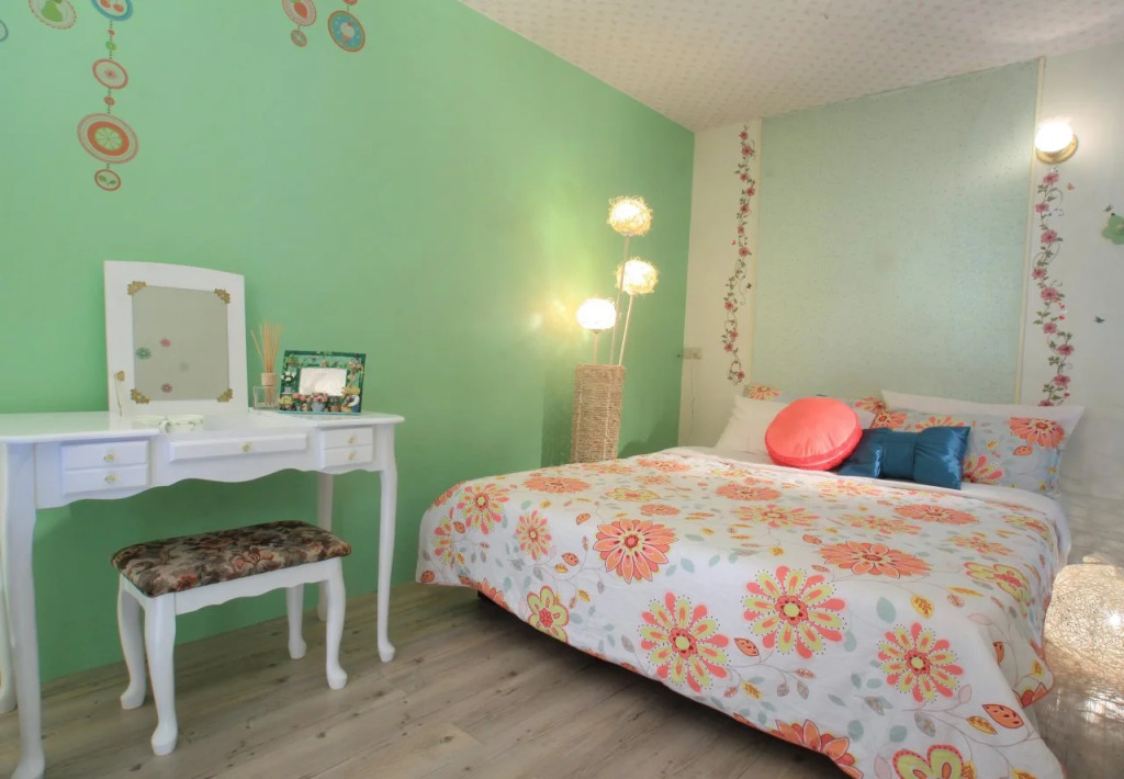 Love in Pearl B&B