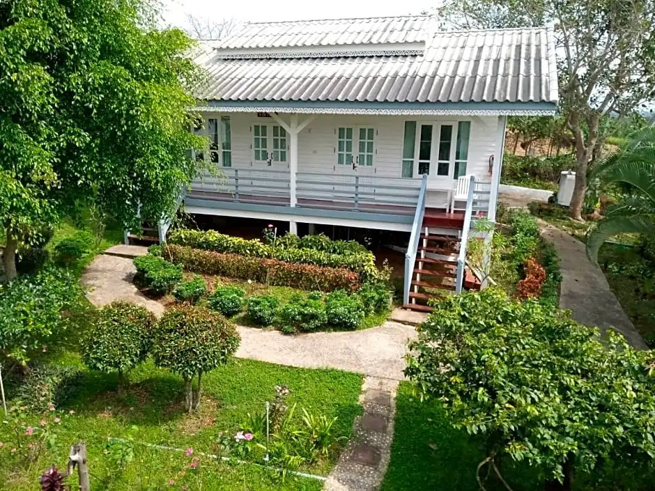 Khaokor Whitehome Resort
