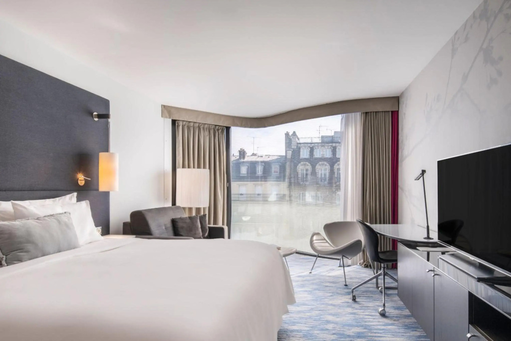 Renaissance Paris Arc de Triomphe Hotel