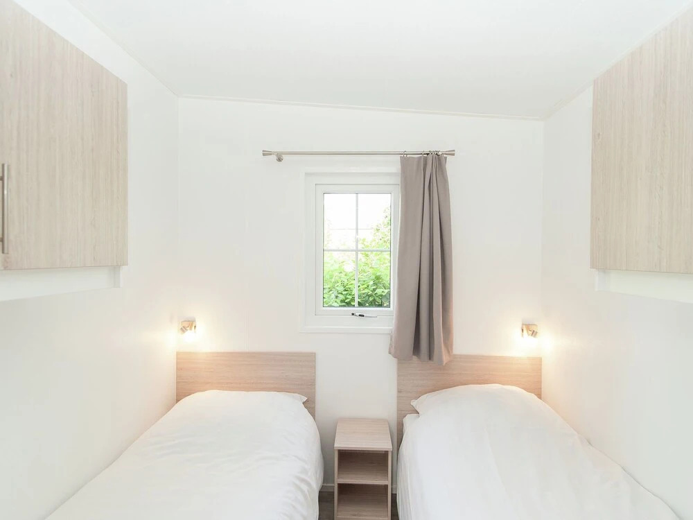 Lovely Chalet With Covered Terrace, Close to the North Sea