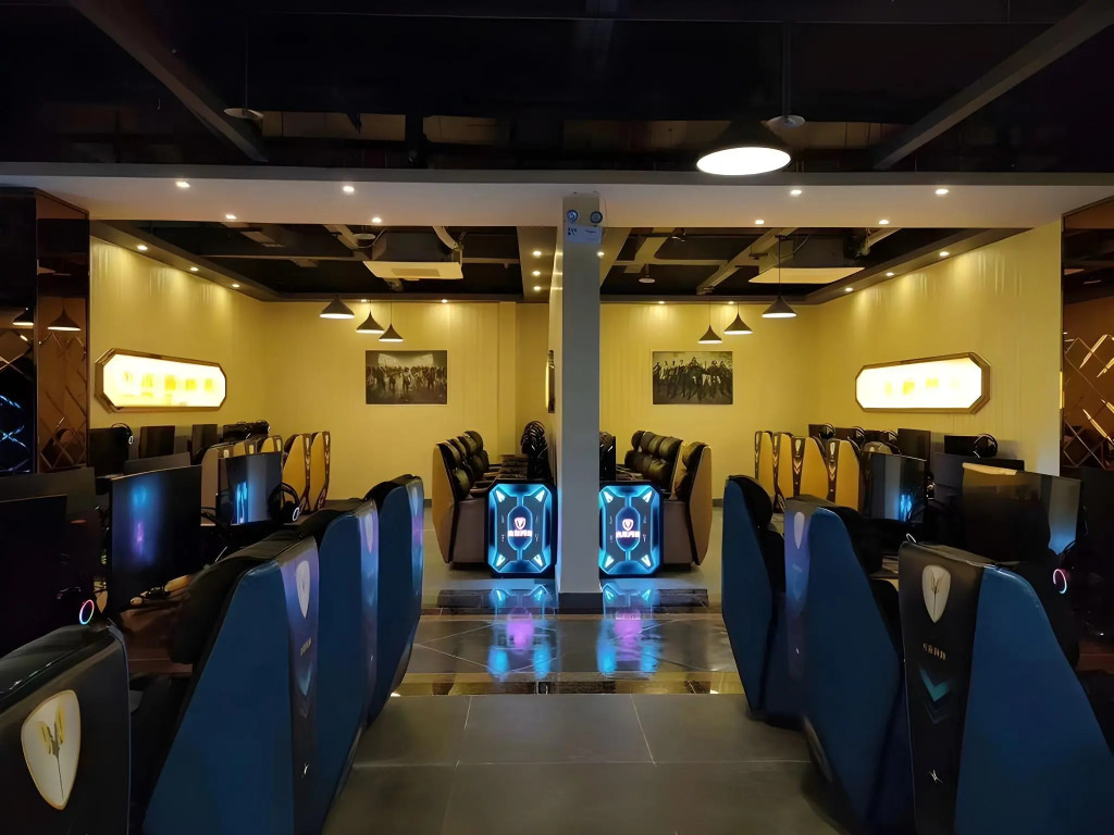Vienna Hotel (Lingshui Center)