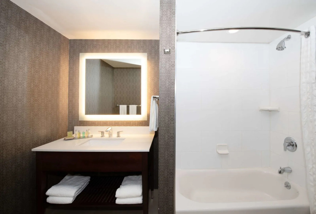 DoubleTree Hotel & Suites Charleston Airport