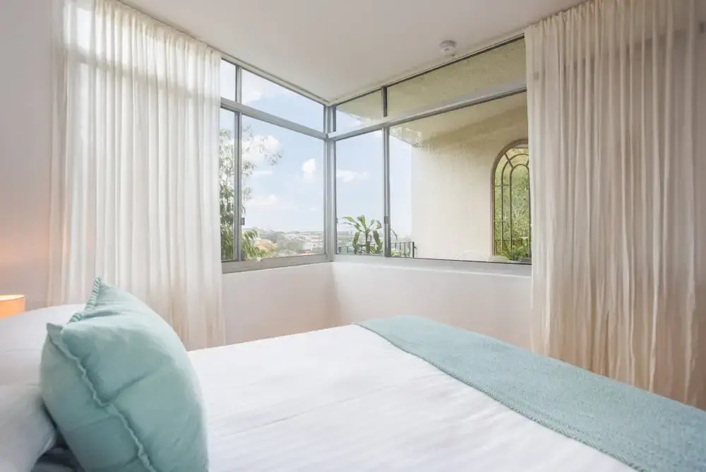 Bronte Beach Coastal Apartment With Ocean View