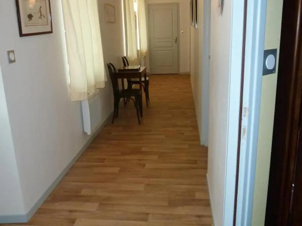 Maison bourbonnaise rénovée avec terrasse, Wifi et parking - FR-1-489-107