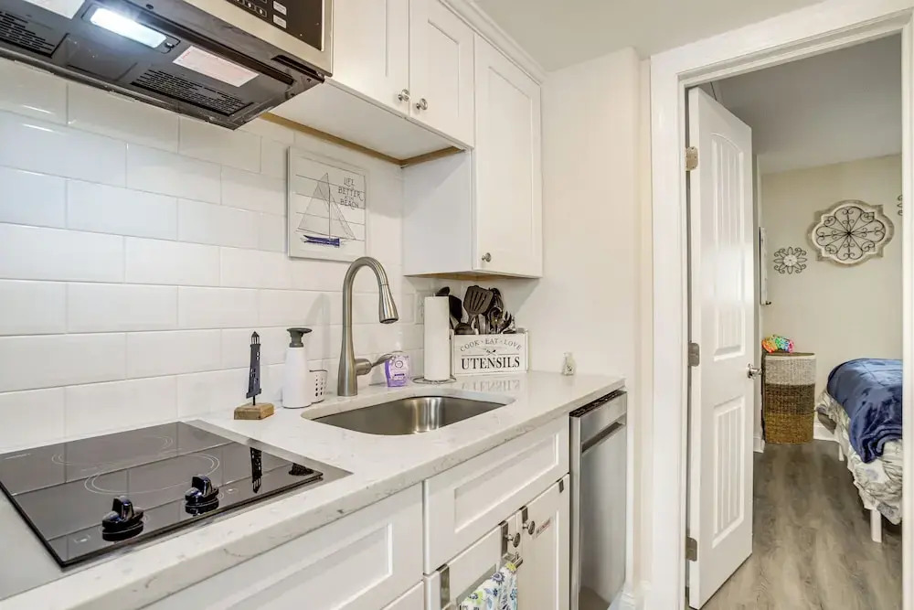 Wildwood Crest Condo w/ Pool & Beach Access!