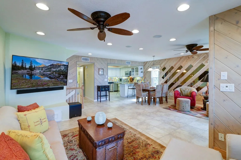 New Listing! Beachfront Bliss W/ Stunning Views 3 Bedroom Townhouse
