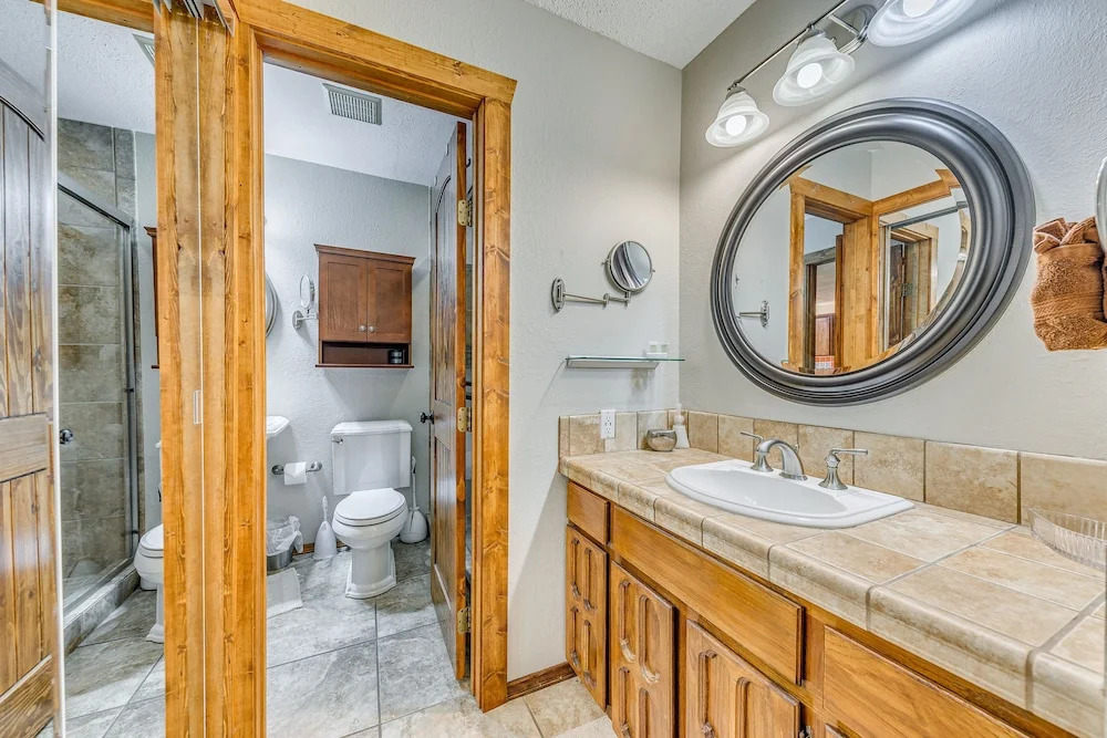 Ruidoso Condo w/ Hot Tub: Long Walk to Midtown!