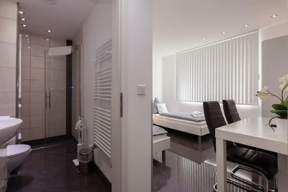 Hotel am Rosenplatz,24 Stunden Check in, Küche, kostenfreie Parkplätze